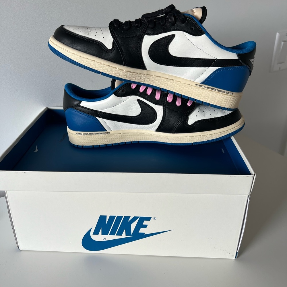 Traviss Scott Fragment Low